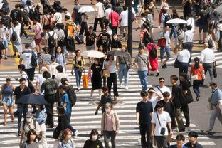 队记：预计克莱仍会打首发和关键时刻 但现在打得不好也会被换下